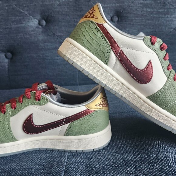 Air Jordan 1 Retro Low OG ‘Year of the Dragon’ - Picture 8 of 16